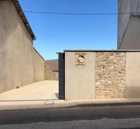La Calzada Country house *